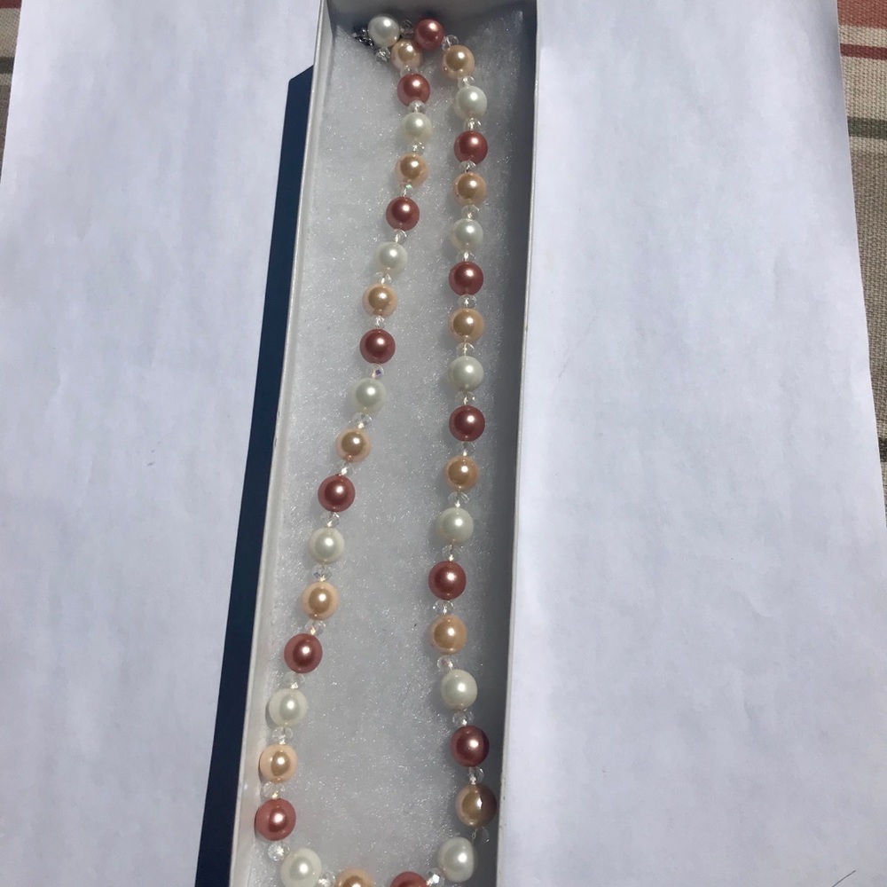 Pearl Necklace - Picture 2 of 4